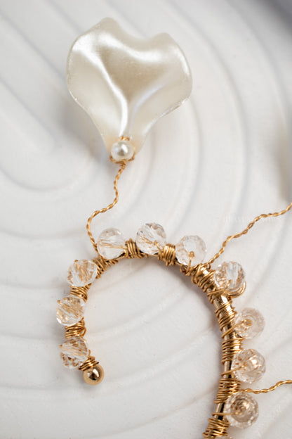 Eloise White Petals Ear Cuff